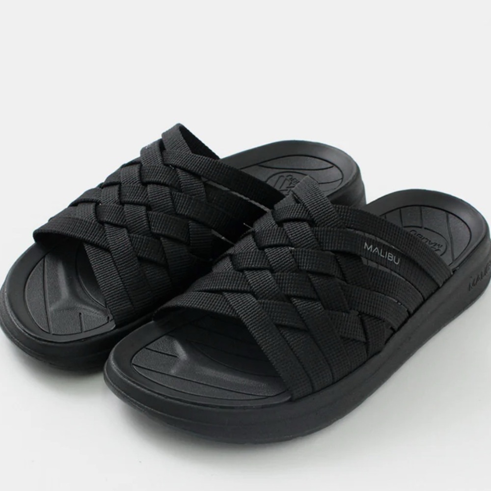Malibu Women’s size 8 brand new Zuma Black Woven Slide Sandals